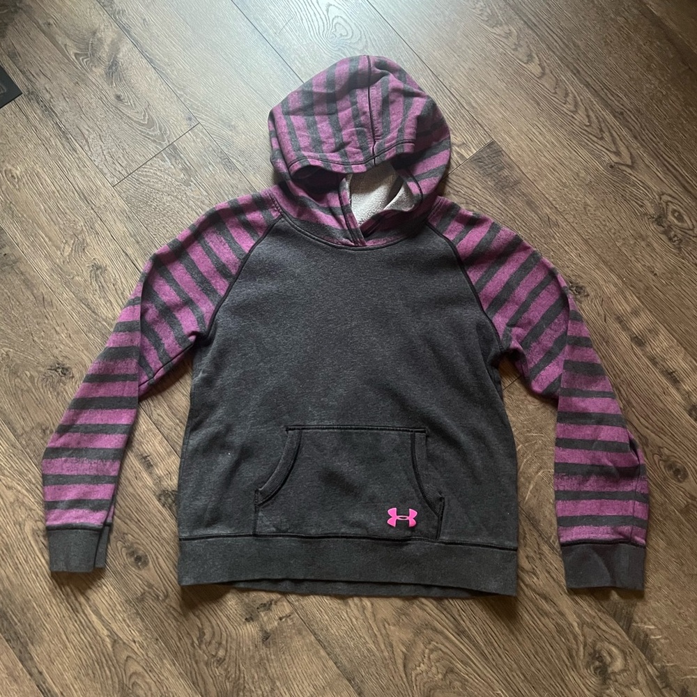 Youth Large Under Armour Sweatshirt